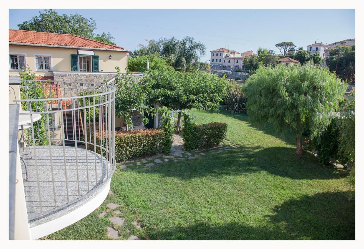 Casa Vacanze Nel Giardino Di Renzo Імперія Екстер'єр фото