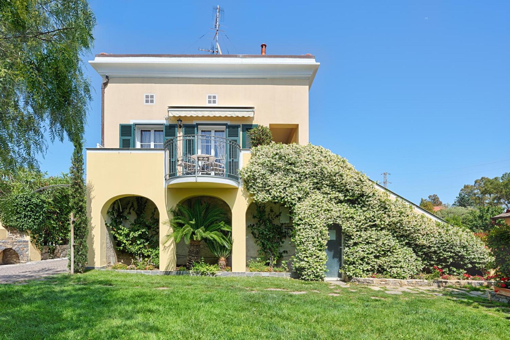 Casa Vacanze Nel Giardino Di Renzo Імперія Екстер'єр фото